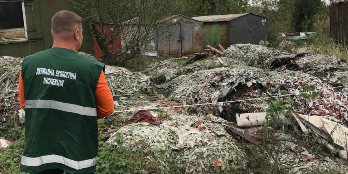 Сміттєзвалище виявили у Рівному на вулиці Будівельників