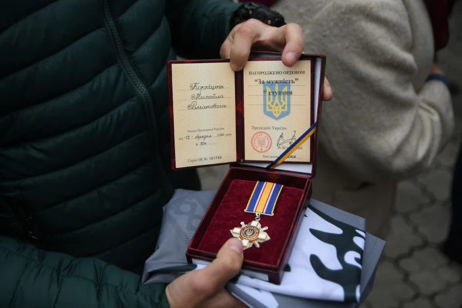 Військових в Рівному нагородили до Дня захисників та захисниць (ФОТО) - фото 1