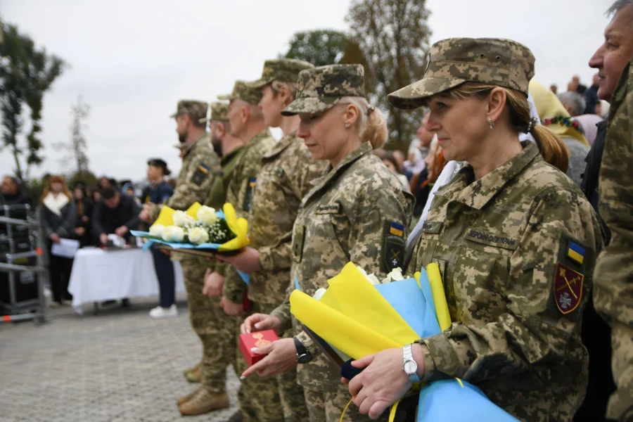 Військових в Рівному нагородили до Дня захисників та захисниць (ФОТО) - фото 2