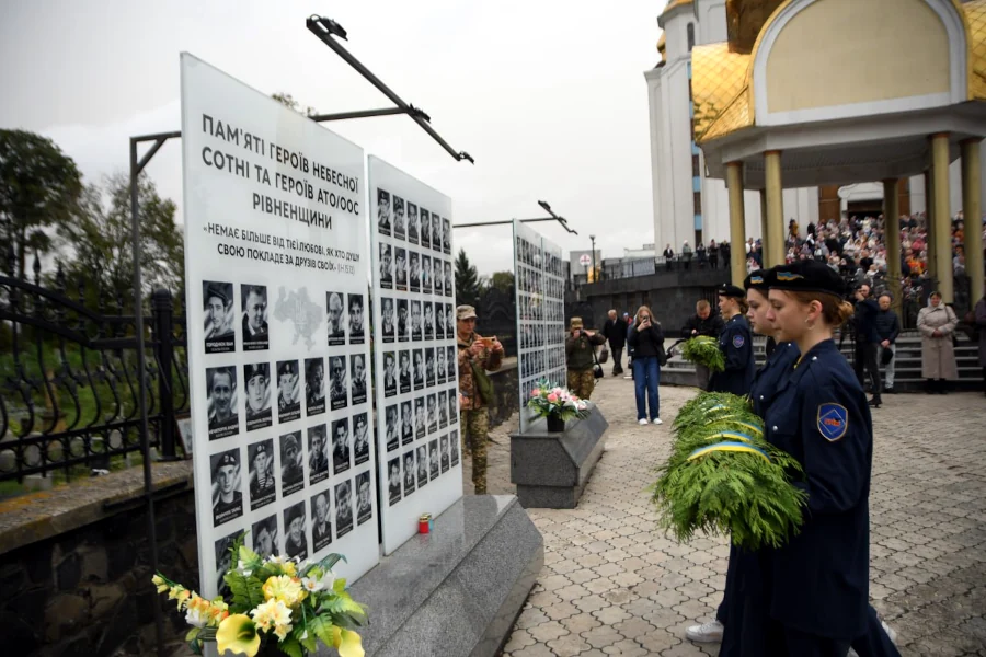 Військових в Рівному нагородили до Дня захисників та захисниць (ФОТО) - фото 6