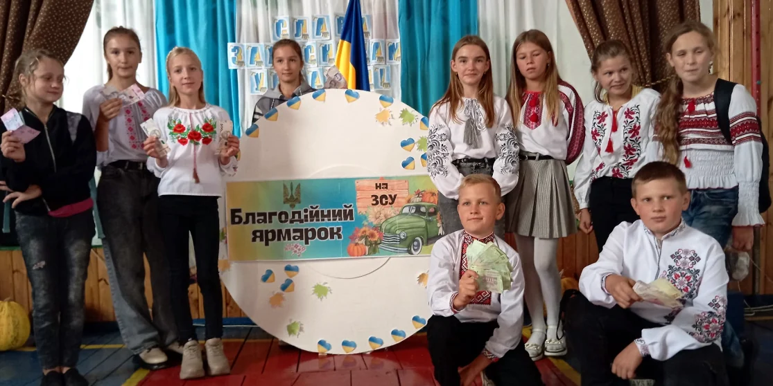 У Корецькій гімназії на ЗСУ наярмаркували понад 20 тис. грн (ФОТО)