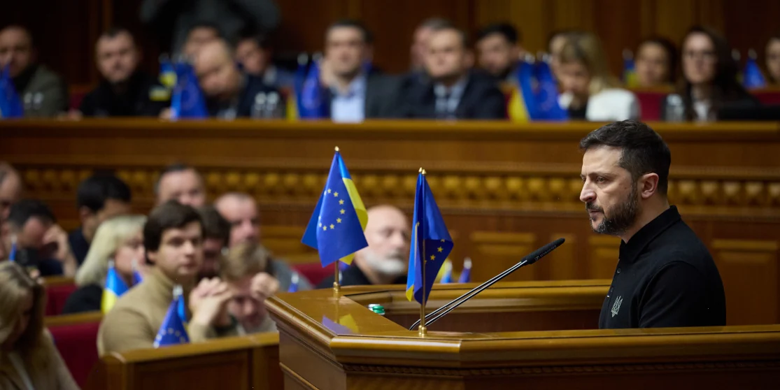 “Росія не шукає чесного миру. Путін хоче тільки війни”: Зеленський виступив у Раді і представив План перемоги