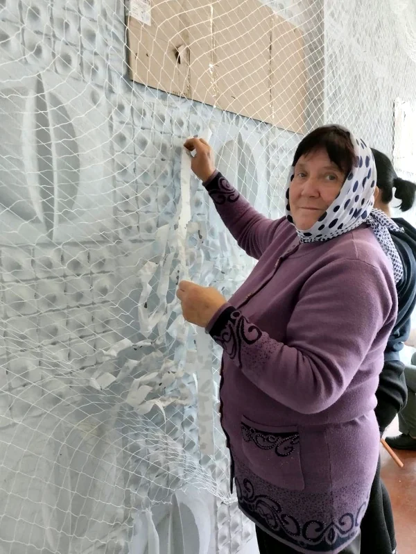 Зимові маскувальні сітки розпочали виготовляти на Рівненщині - фото 4 Зимові маскувальні сітки розпочали виготовляти на Рівненщині - фото 4