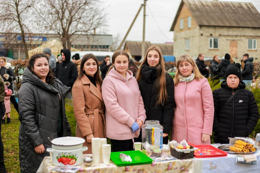 На підтримку захисників у громаді на Рівненщині зібрали понад 90 тис. грн - фото 2