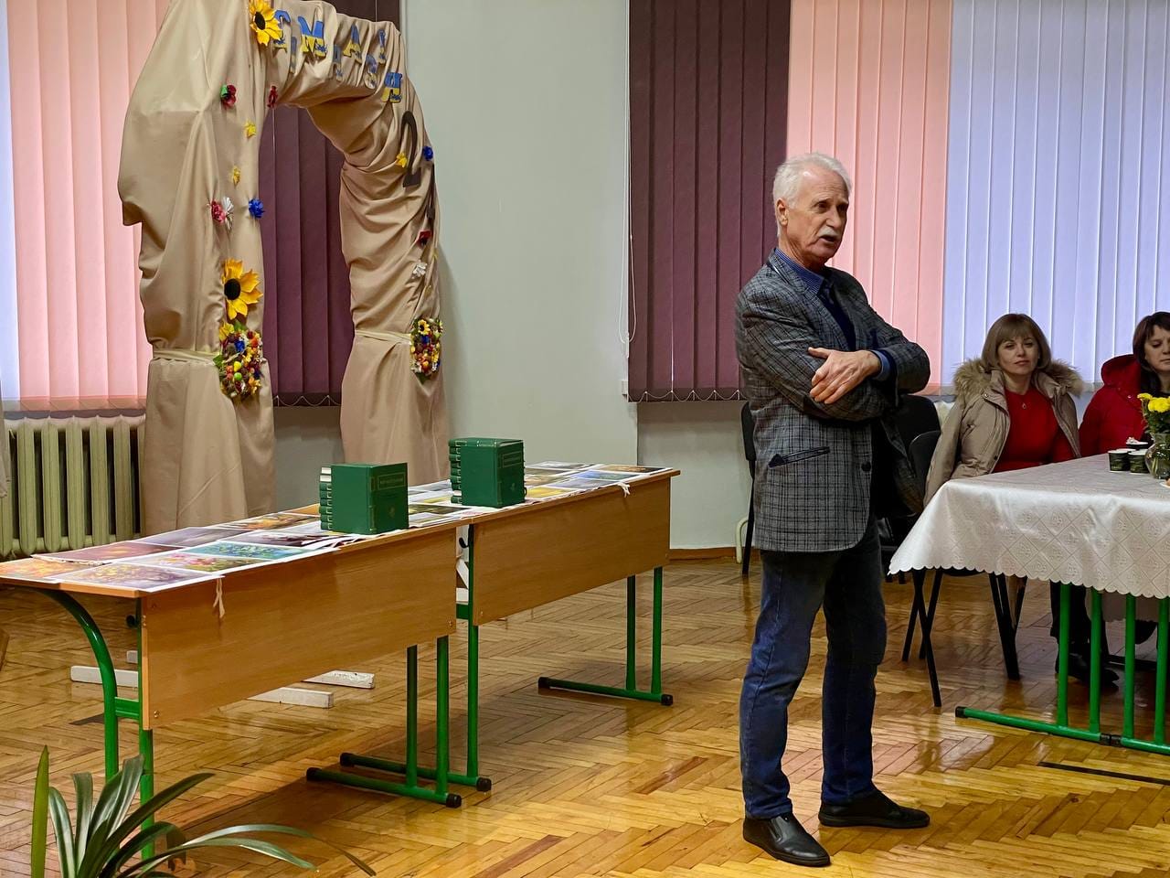 Попри повітряну тривогу зустріч рівнян з поетом відбулася Попри повітряну тривогу зустріч рівнян з поетом відбулася