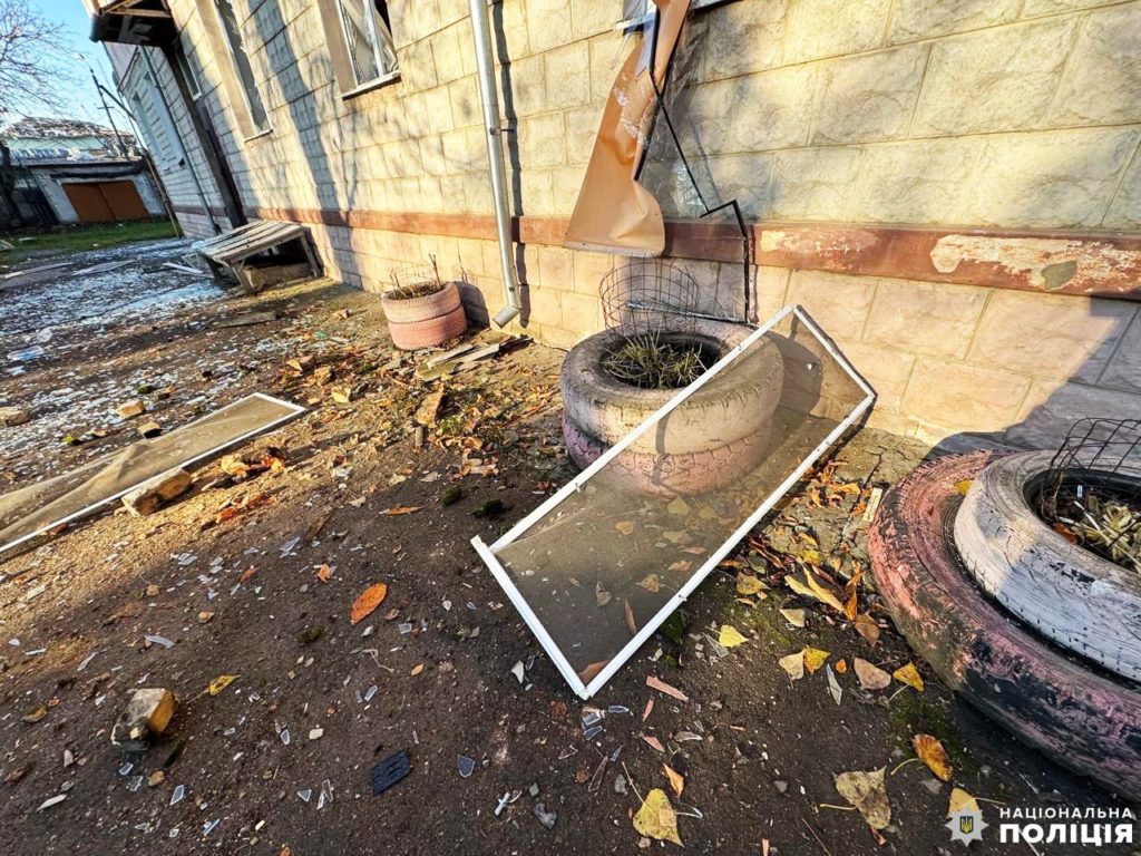 Поліцейські збирають докази ворожого обстрілу рф на Рівненщині (ФОТО) - фото 4