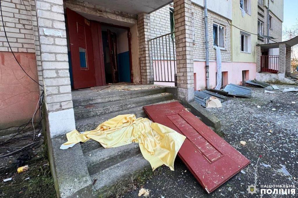 Поліцейські збирають докази ворожого обстрілу рф на Рівненщині (ФОТО) - фото 5