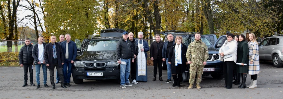 Дві автівки відправить на фронт Городоцька громада - фото 1