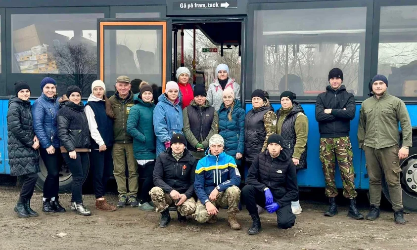 Команда волонтерів з Рівненщини подорожує на Схід з важливою місією (ФОТО)