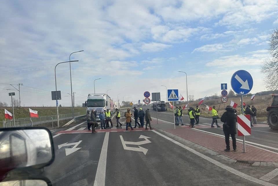 Польські фермери блокують вантажівки на пункті пропуску «Шегині-Медика»