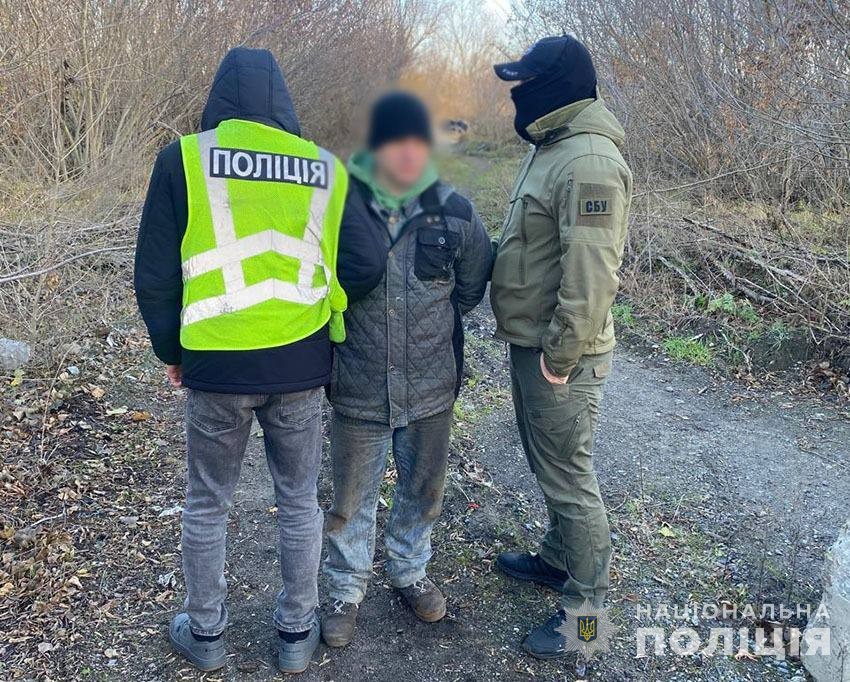 У Києві затримали чоловіка, який за вказівкою з рф, намагався підірвати наряд поліції