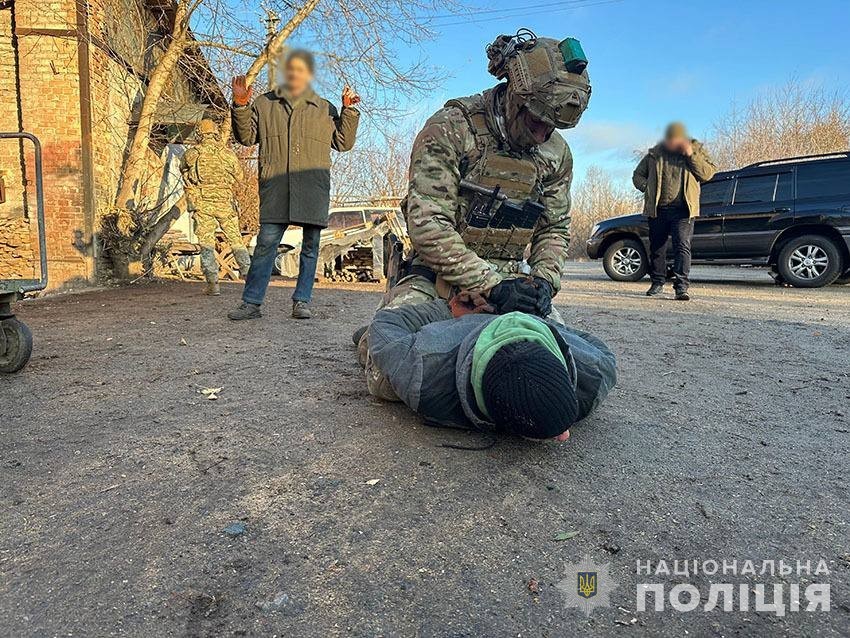 У Києві затримали чоловіка, який за вказівкою з рф, намагався підірвати наряд поліції - фото 3