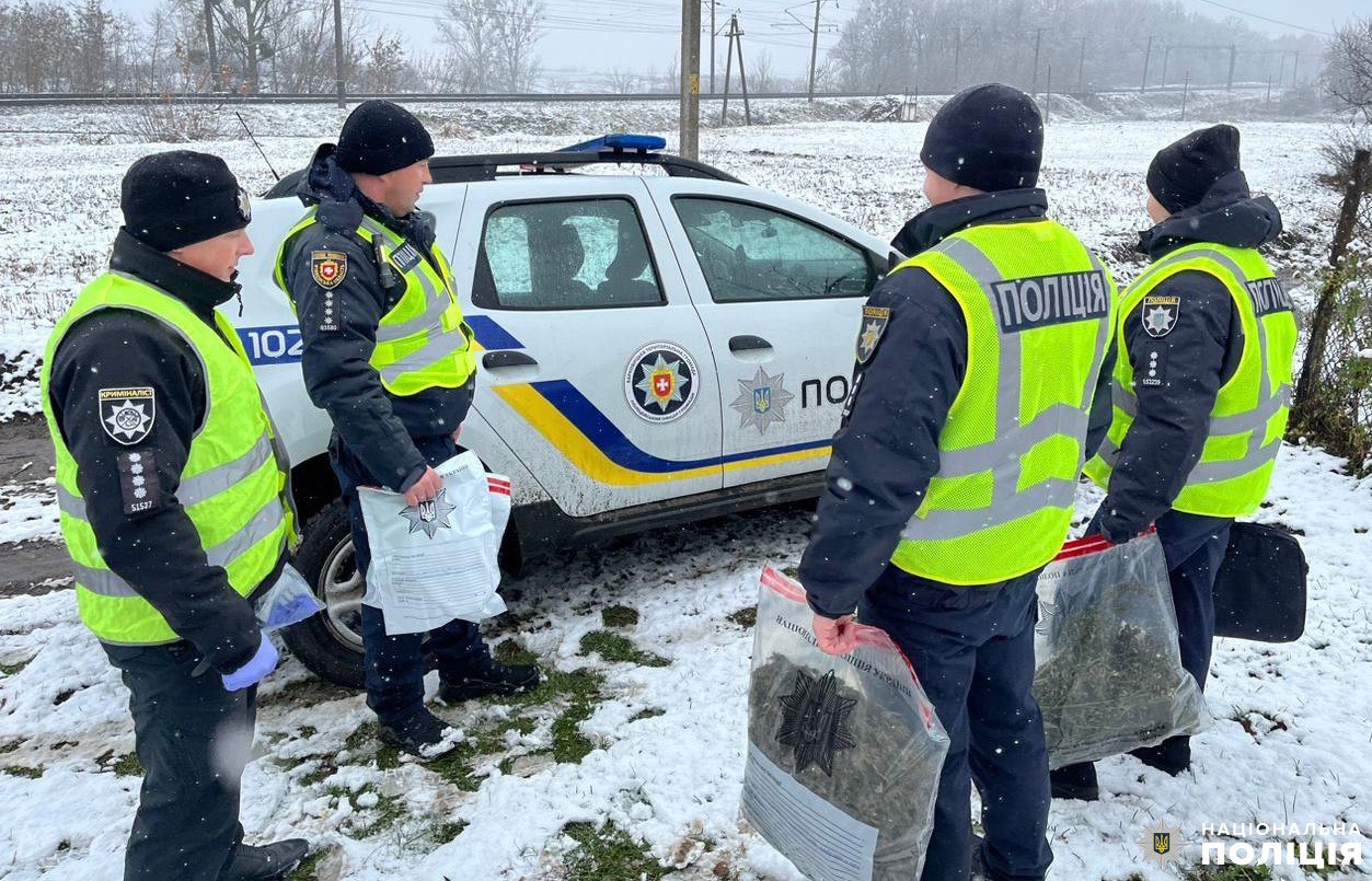 На незаконному зберіганні заборонених предметів викрили жителів Рівненщини