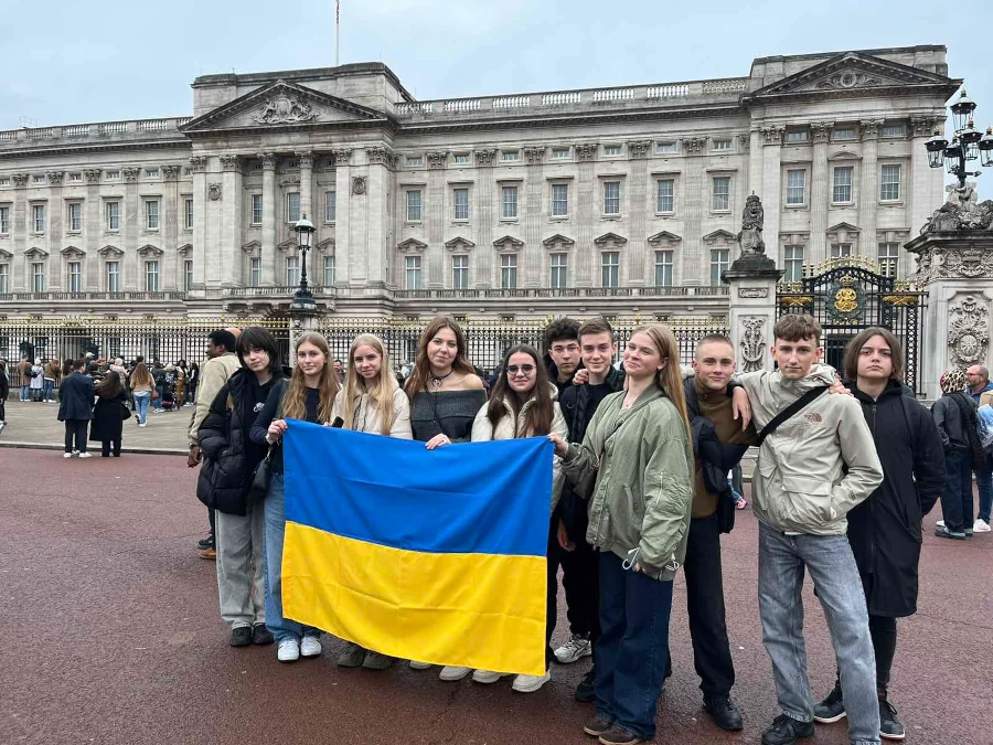 Учні ліцею з Рівного вивчали англійську у Великобританії - фото 2