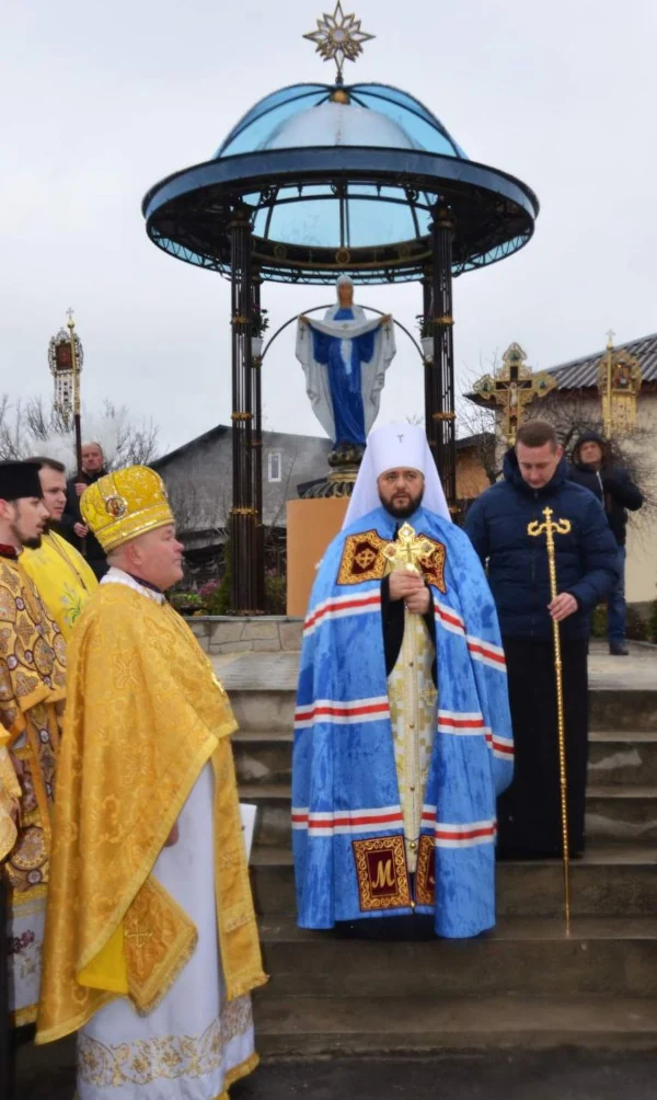 Каплицю з образом Богородиці освятили у Радивилові на Рівненщині - фото 1 Каплицю з образом Богородиці освятили у Радивилові на Рівненщині - фото 1