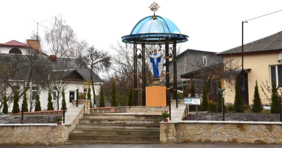 Каплицю з образом Богородиці освятили у Радивилові на Рівненщині - фото 3 Каплицю з образом Богородиці освятили у Радивилові на Рівненщині - фото 3