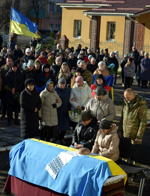 З полеглим Захисником прощалися у Здолбунівській громаді - фото 1