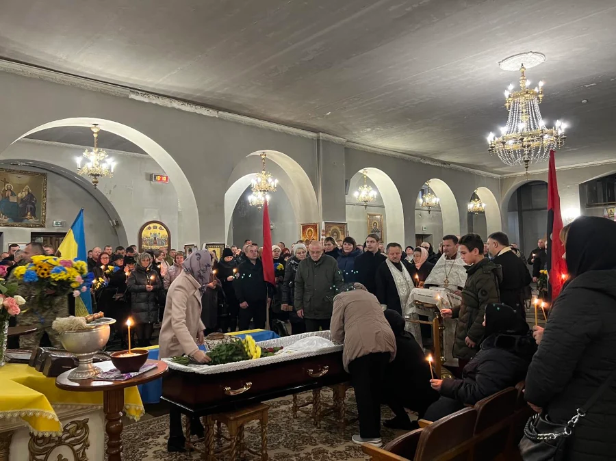 У Рівному провели в останню дорогу Захисника - фото 1