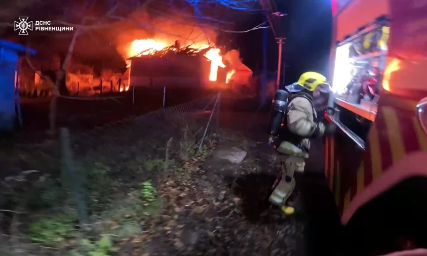 Під час ліквідації пожежі на Рівненщині було виявлено тіло людини
