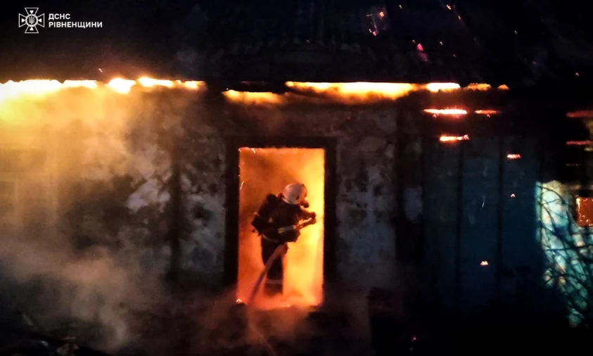 У вогні загинув чоловік. Пожежа у Рівненському районі