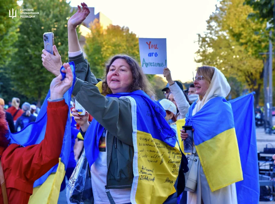 Українські розвідники пробігли марафон морської піхоти в США - фото 2