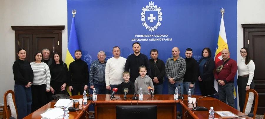 Двадцять ветеранів Рівненщини отримали сертифікати на квартири - фото 1