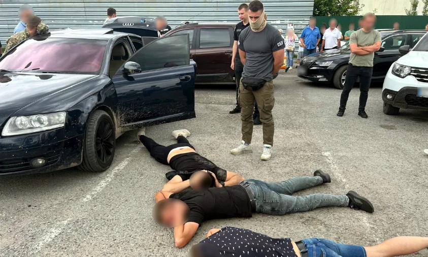 За організацію втечі ухилянтів чоловіку з Рівненщини загрожує 9 років за ґратами
