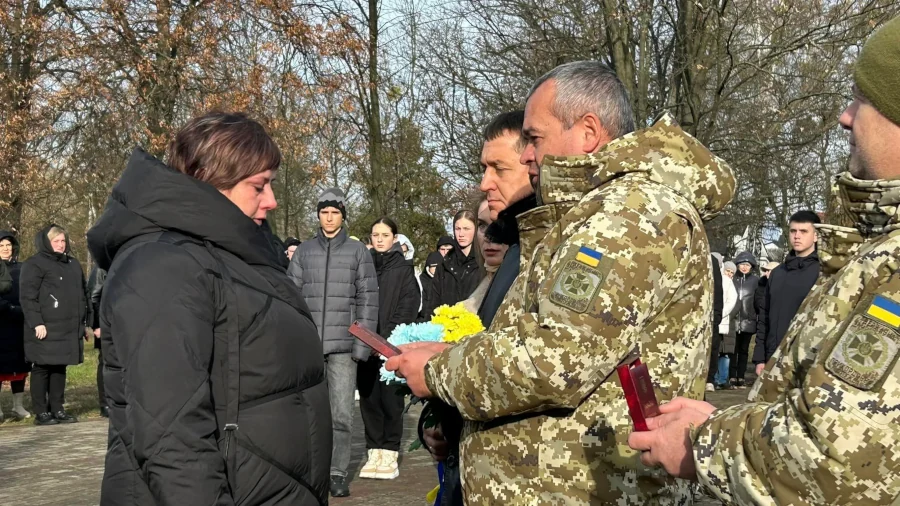 Рідні полеглих Воїнів з Рівненщини отримали посмертні нагороди - фото 1