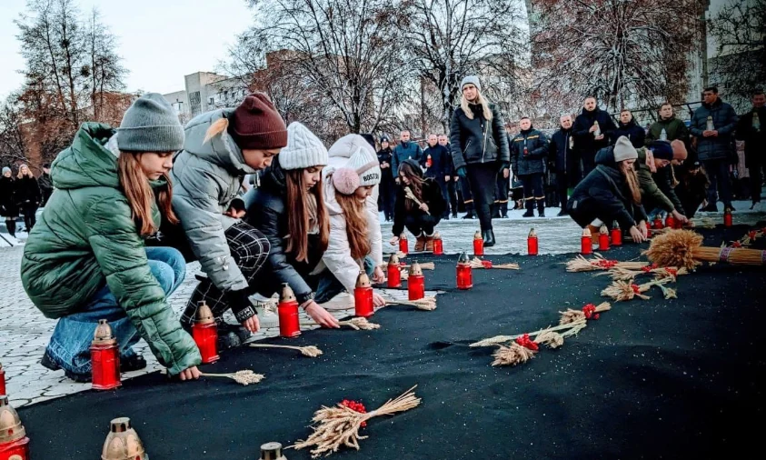 Пам’ять жертв Голодоморів вшанували у Рівному
