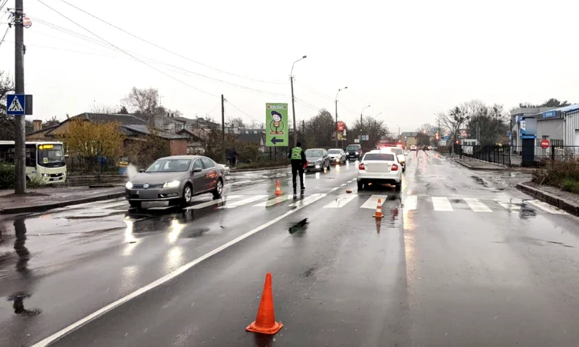 У Рівному водійка збила двох пішохідок