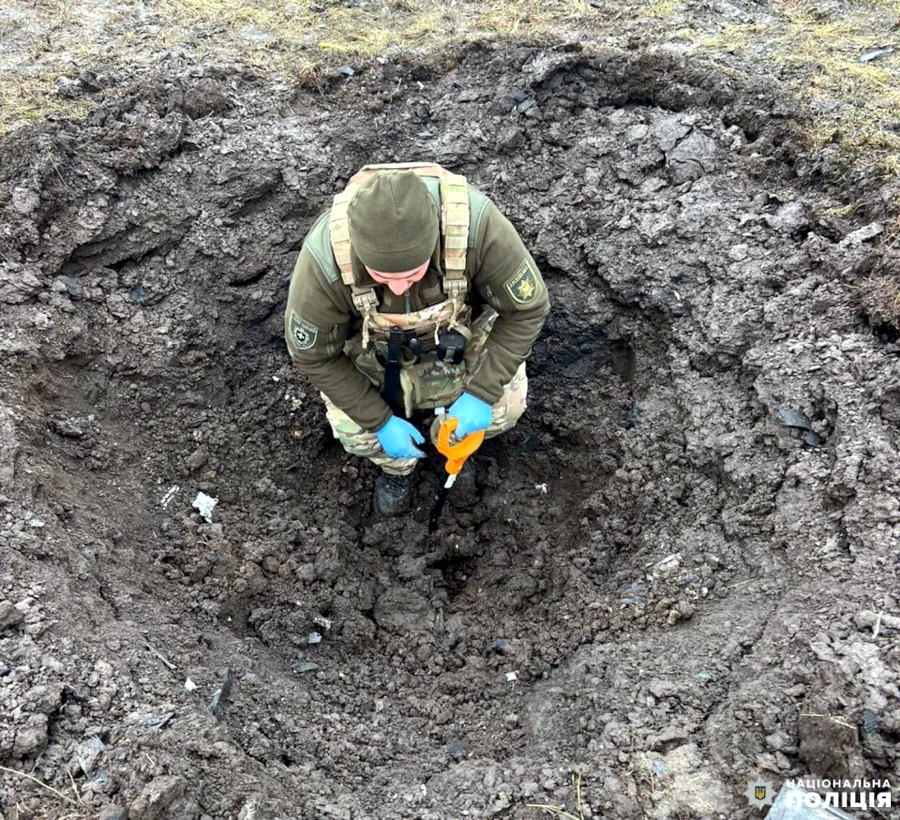 Правоохоронці зібрали уламки ракети й БПЛА на Рівненщині - фото 1