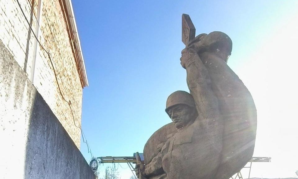 Кошти за рівненські пам’ятники підуть на дрони для військових
