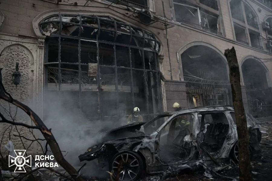 У Києві ракетна атака рф пошкодила посольства шести країн - фото 2