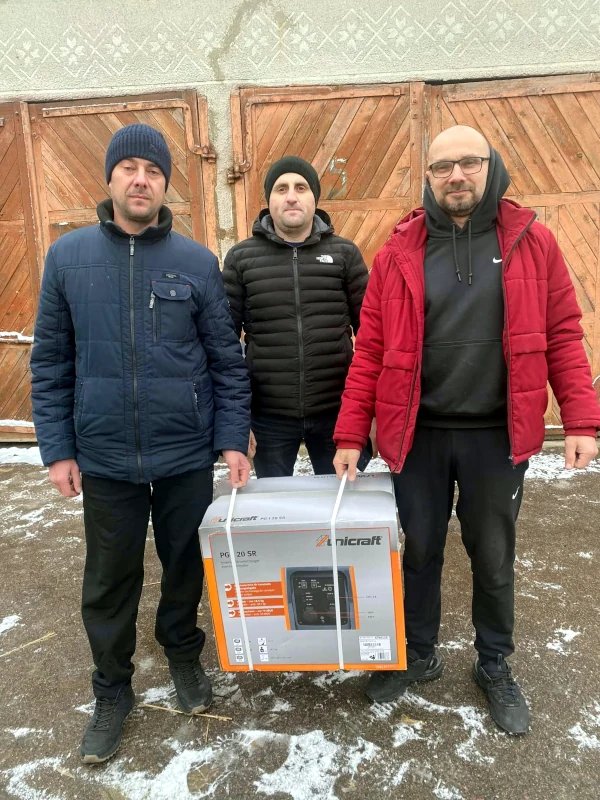 Генератори та маскувальні сітки передала громада на Рівненщині землякам-військовим - фото 2