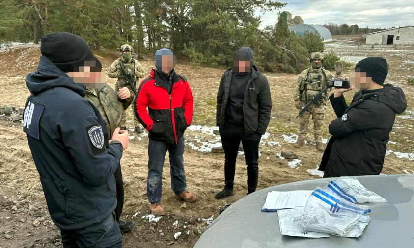 На Рівненщині правоохоронець зі спільником організували виїзд «ухилянтів» до білорусі