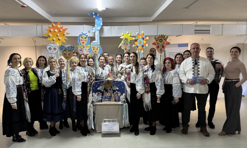 Медики Рівненської обласної лікарні наколядували на ЗСУ майже 125 тис.