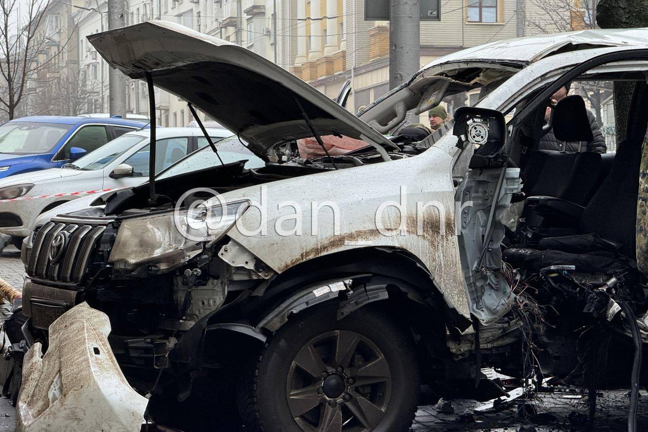 Хто був у авто, яке вибухнуло у Донецьку