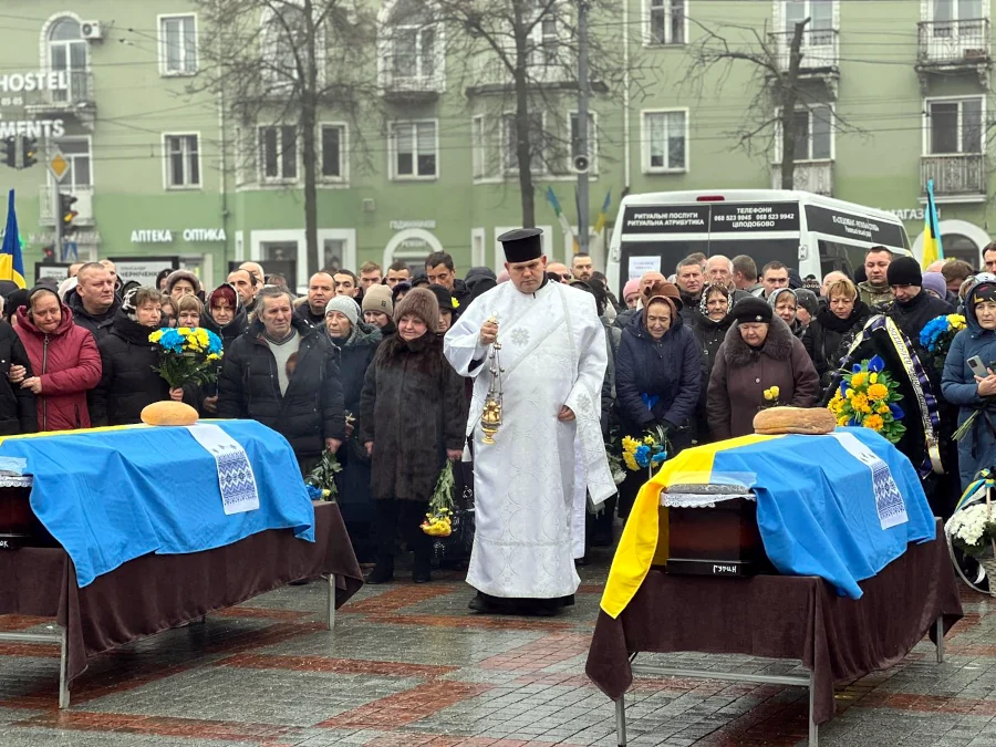 У Рівному провели у засвіти двох захисників - фото 1