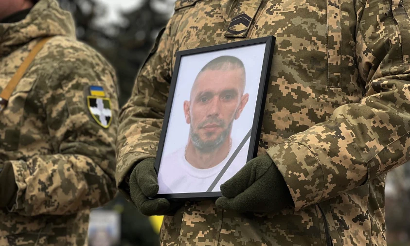 Полеглого захисника провели в останню дорогу в Рівному