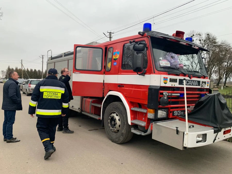Пожежний автомобіль з Фінляндії отримала громада на Рівненщині - фото 1 Пожежний автомобіль з Фінляндії отримала громада на Рівненщині - фото 1