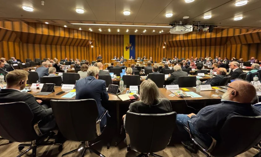 Віктор Шакирзян виступив на сесії міської ради в Ессені