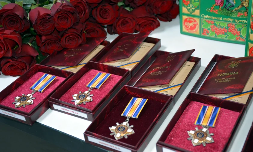 Рідним сімох полеглих захисників з Рівненщини вручили Ордени “За мужність”