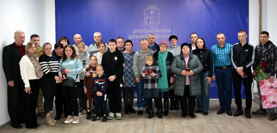 Рідним сімох полеглих захисників з Рівненщини вручили Ордени Рідним сімох полеглих захисників з Рівненщини вручили Ордени