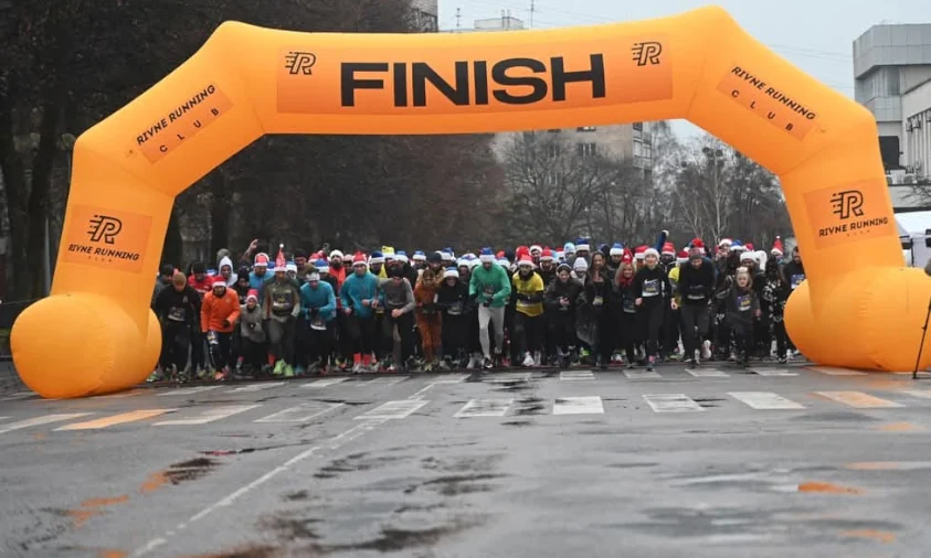 Під час забігу в Рівному зібрали понад 42 тис. грн на ЗСУ Під час забігу в Рівному зібрали понад 42 тис. грн на ЗСУ