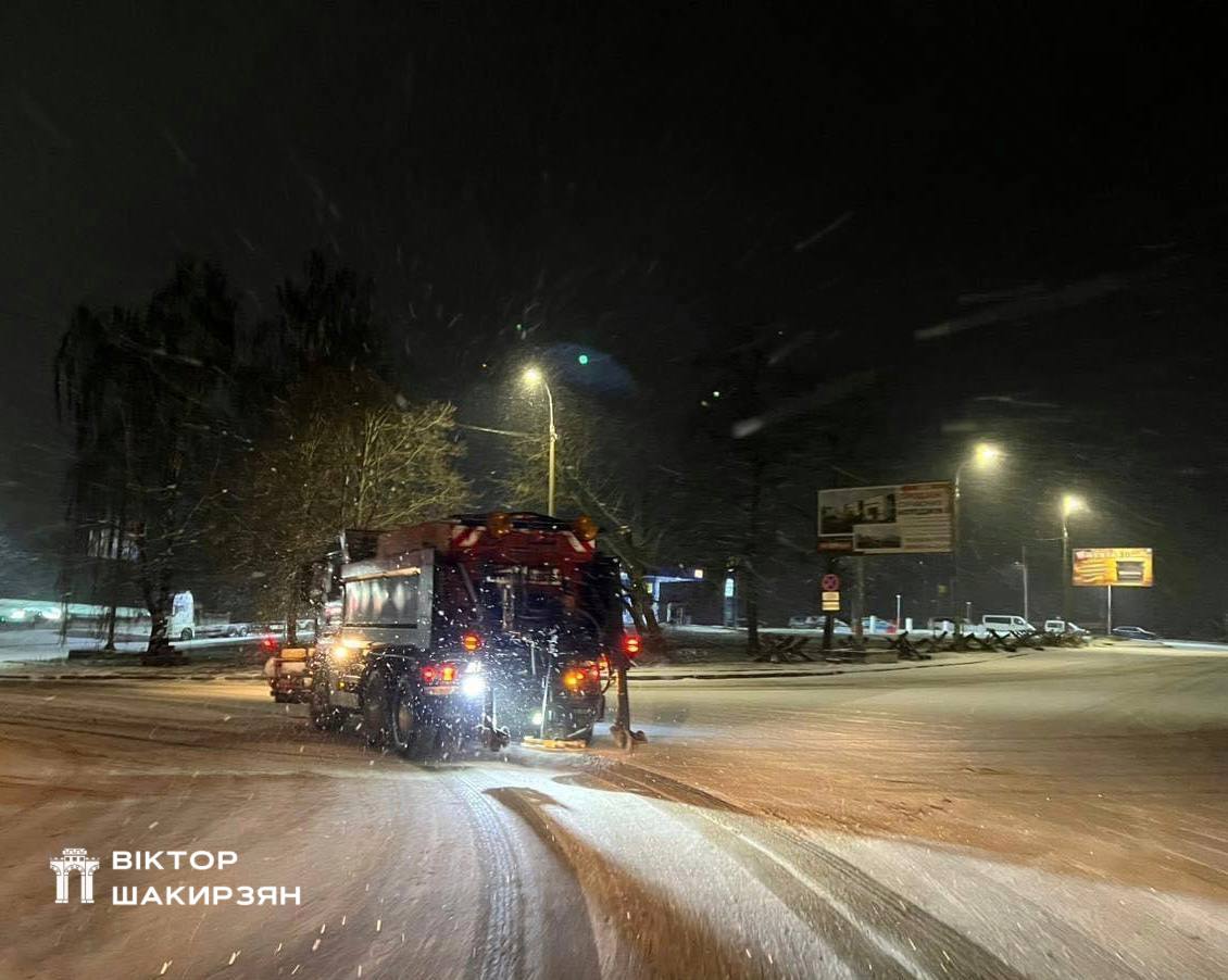 Вночі у Рівному працювала спецтехніка
