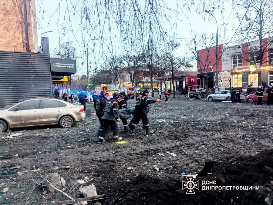 У Святвечір ворог вдарив по житловому будинку у м. Кривий Ріг - фото 1