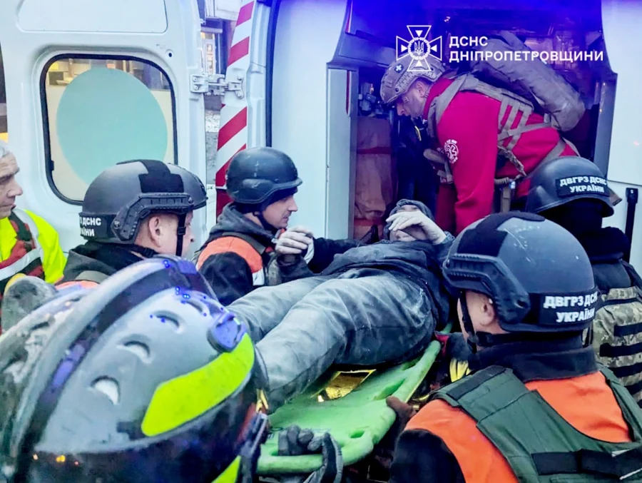 У Святвечір ворог вдарив по житловому будинку у м. Кривий Ріг - фото 2