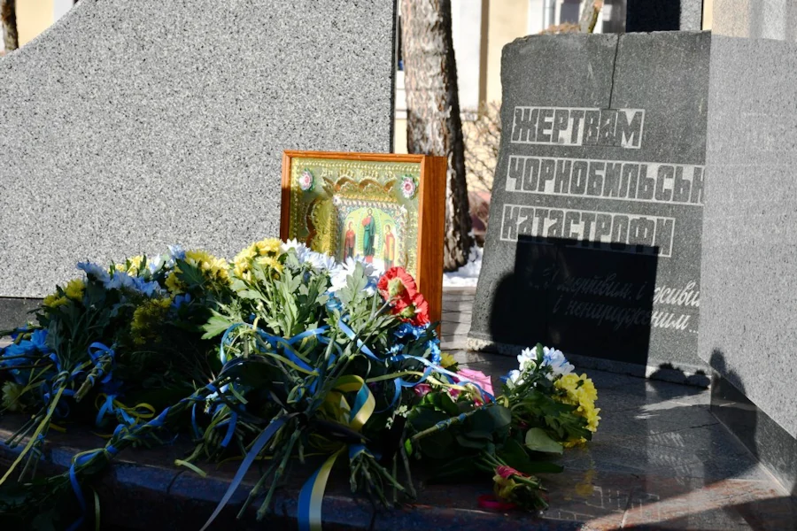 Учасників ліквідації наслідків аварії на Чорнобильській АЕС вшанували у Рівному - фото 1