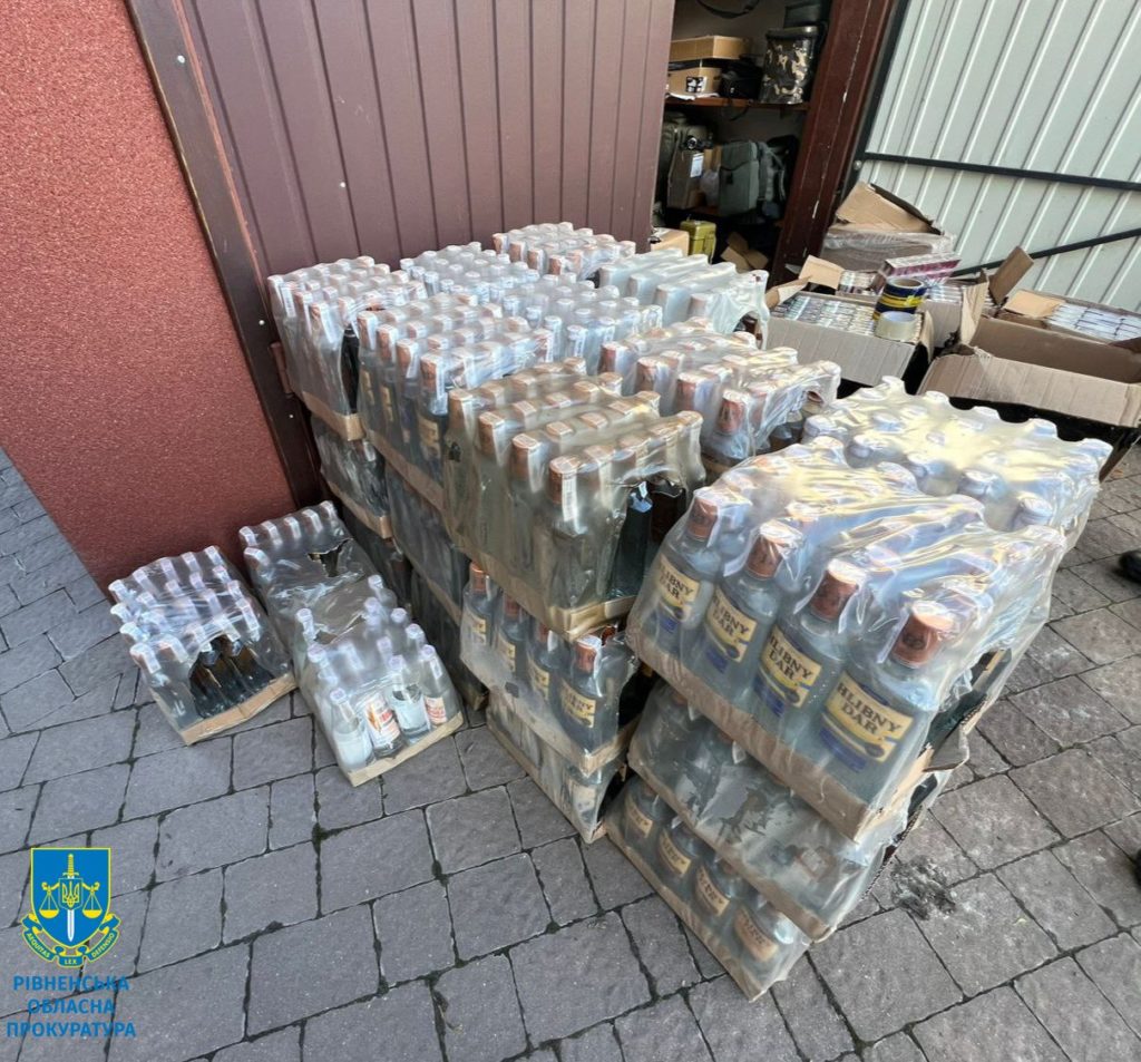 Жителі Радивилівщини організували незаконний бізнес - фото 2