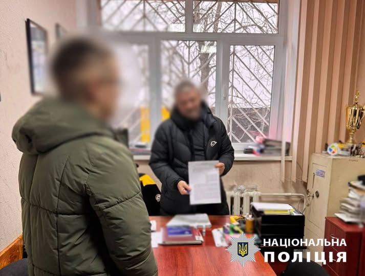 Понад 1,2 млн гривень розікрали на будівництві футбольного поля у спортшколі
